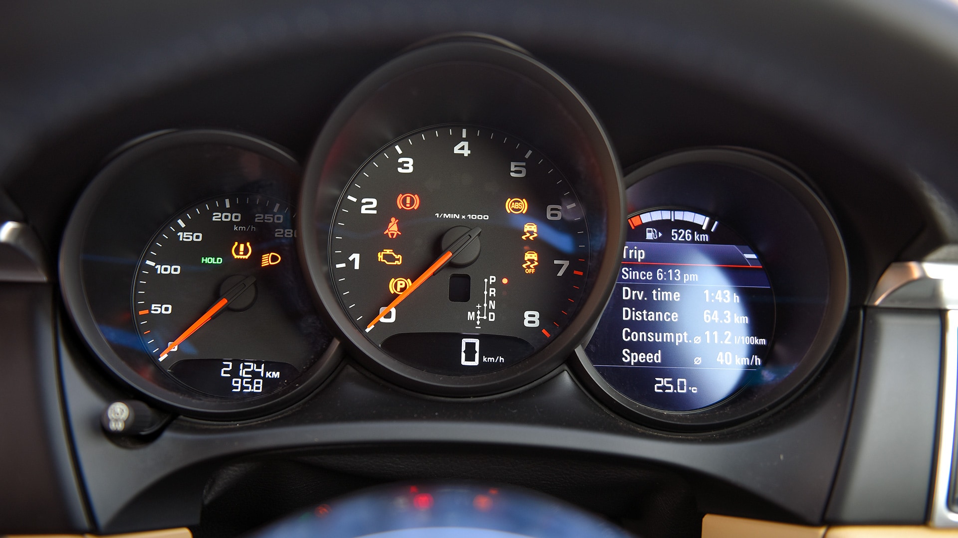 Porsche Macan 2016 R4 Interior